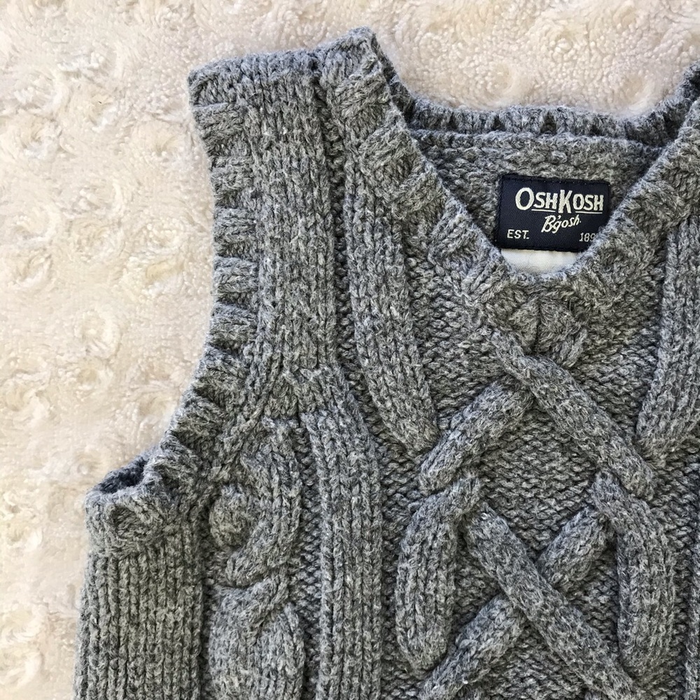 OshKosh B’Gosh V Neck Sweater Vest Size 18 Months Cable Knit - Picture 2 of 4